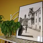 Casa Asso Di Coppe 3* Alba (Piedmont)