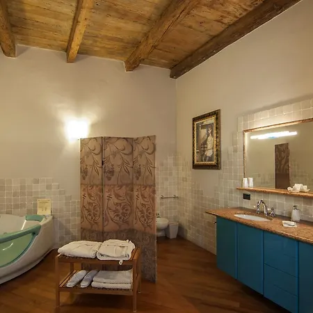 Casa Asso Di Coppe 3* Alba (Piedmont)