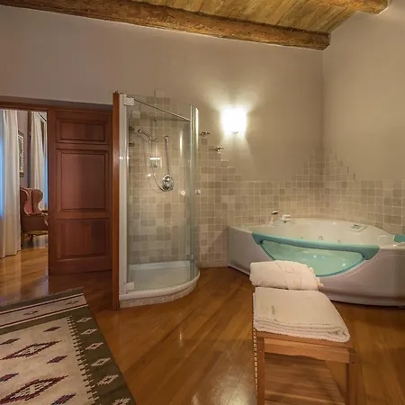 Casa Asso Di Coppe Couette-café 3*