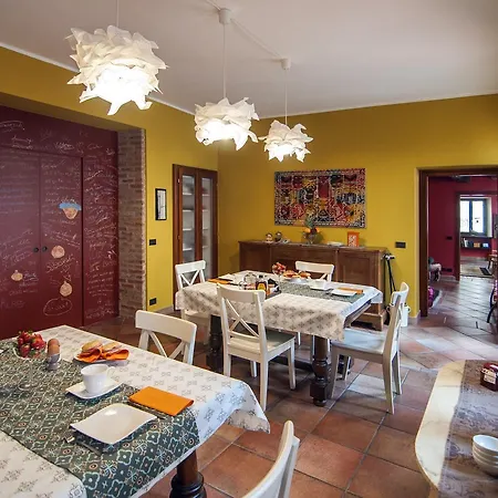 Couette-café Casa Asso Di Coppe Alba (Piedmont)