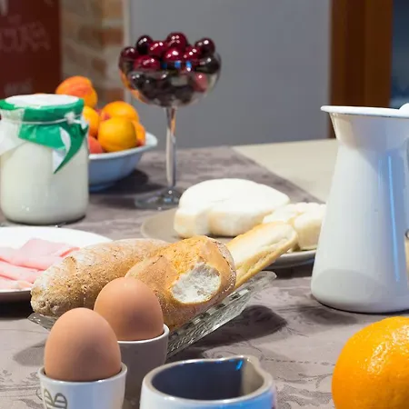 Casa Asso Di Coppe 3* Alba (Piedmont)